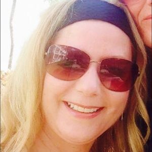 Meet your Posher, Laurie